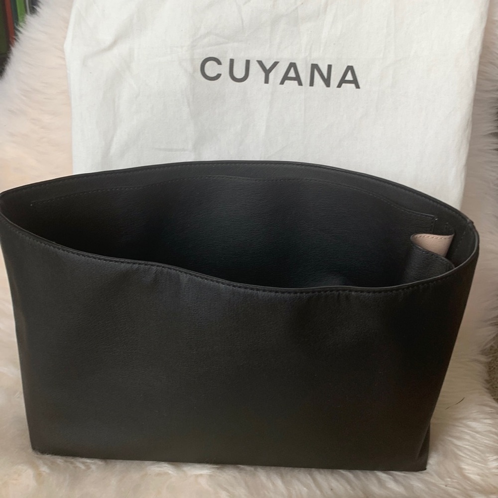 Cuyana organizer